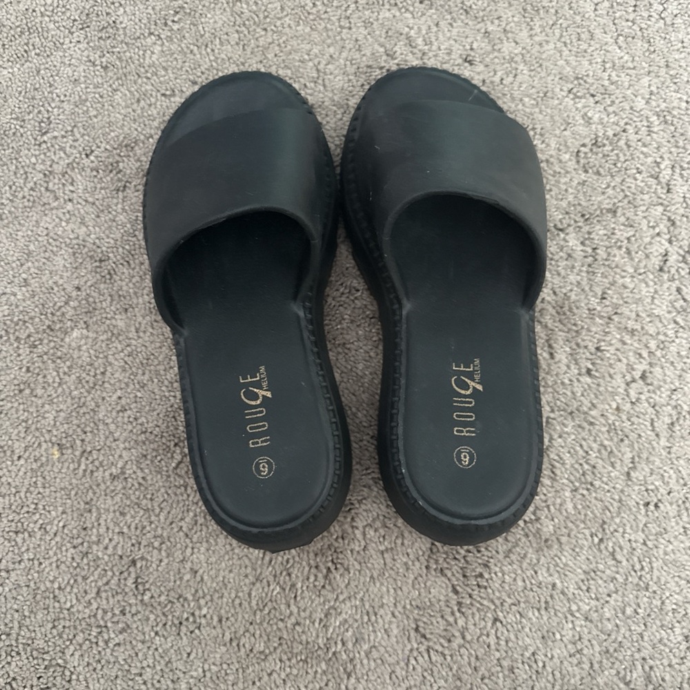 Rouge Helium Women's Black Slide Sandals